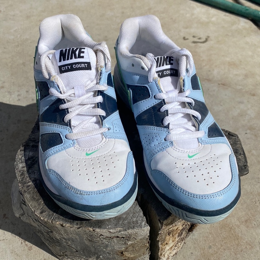 NIKE City court tennis sneakers a